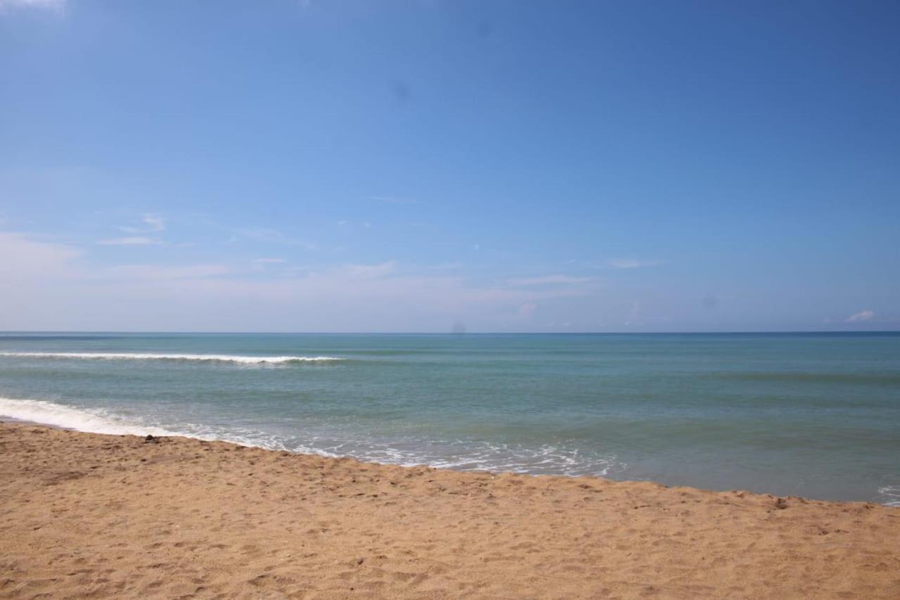 Happy Cocos Beach House Waskaduwa Ngoại thất bức ảnh