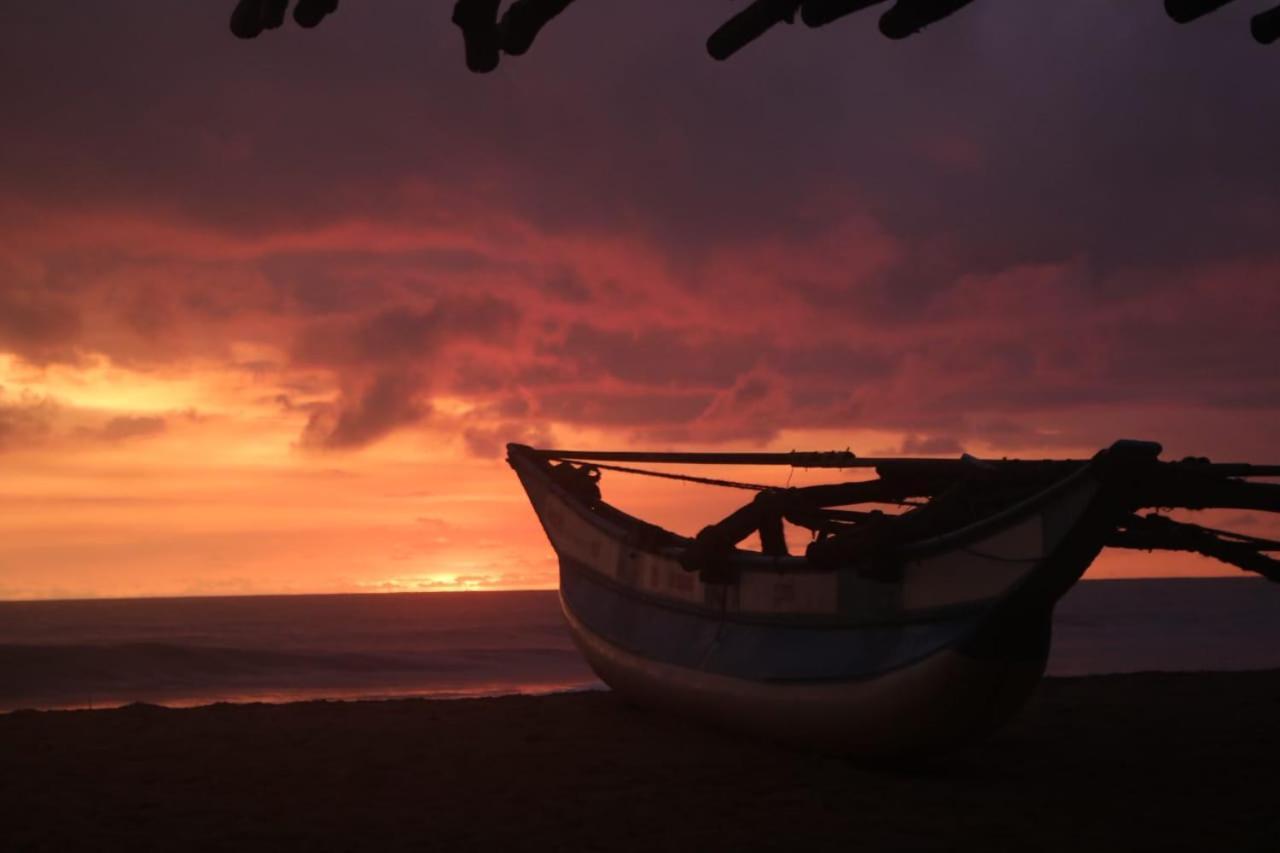 Happy Cocos Beach House Waskaduwa Ngoại thất bức ảnh