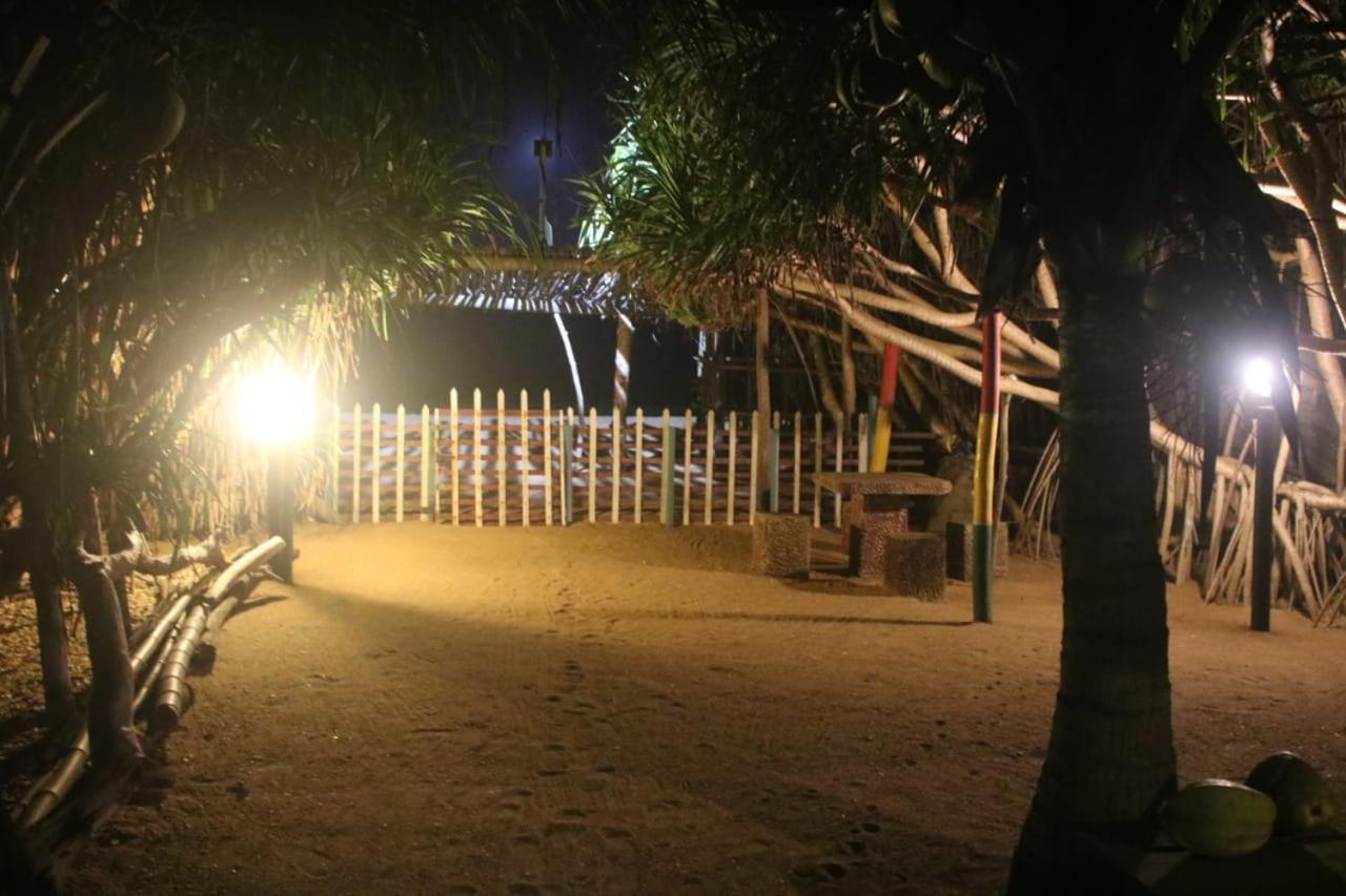 Happy Cocos Beach House Waskaduwa Ngoại thất bức ảnh