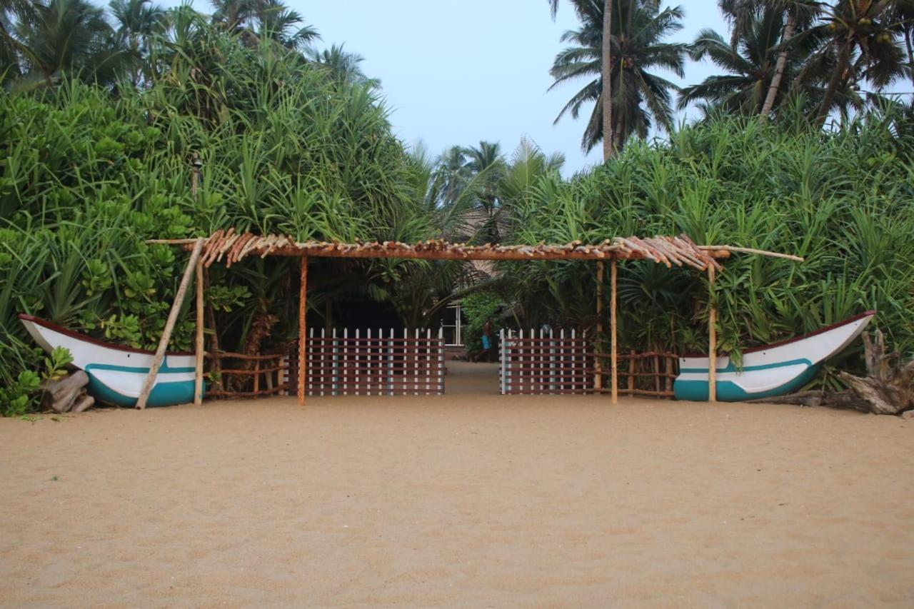 Happy Cocos Beach House Waskaduwa Ngoại thất bức ảnh
